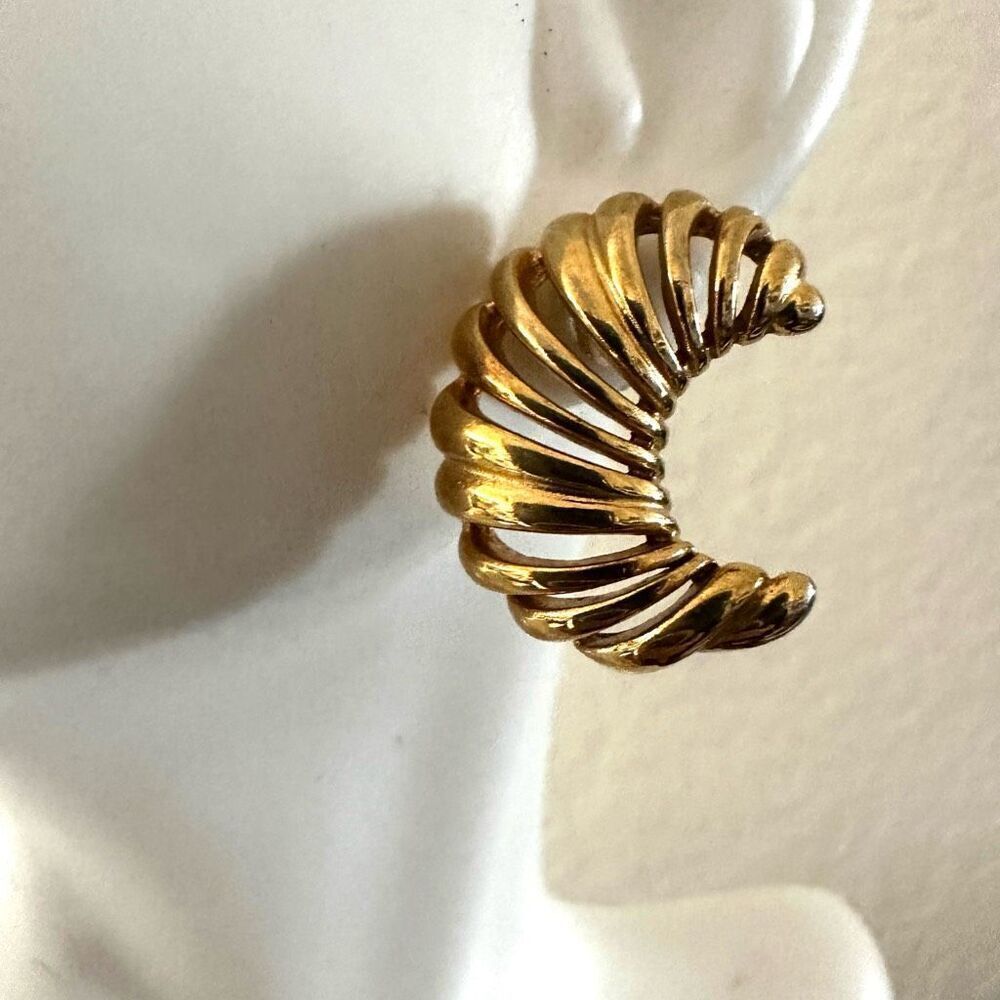 Monet vintage gold tone crescent post  earrings